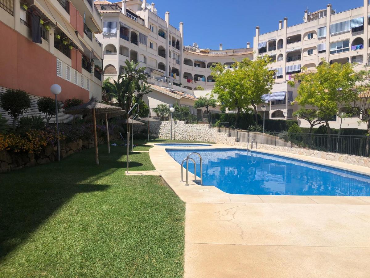 Piso En Zona Tranquila De - Torrequebrada Golf Apartment Benalmadena Exterior photo